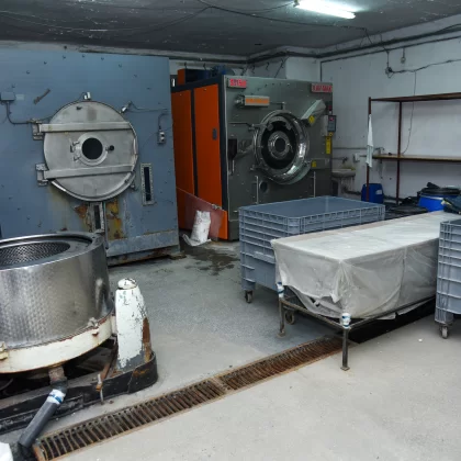 WASHING, IRONING AND PACKING